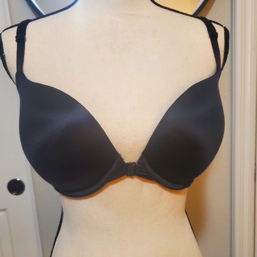 VICTORIA'S SECRET STRAPPY PUSHUP BRA 32DDD (F)
